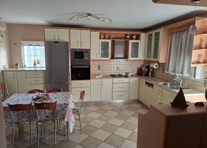 度假居 Mesoloras Valley View *